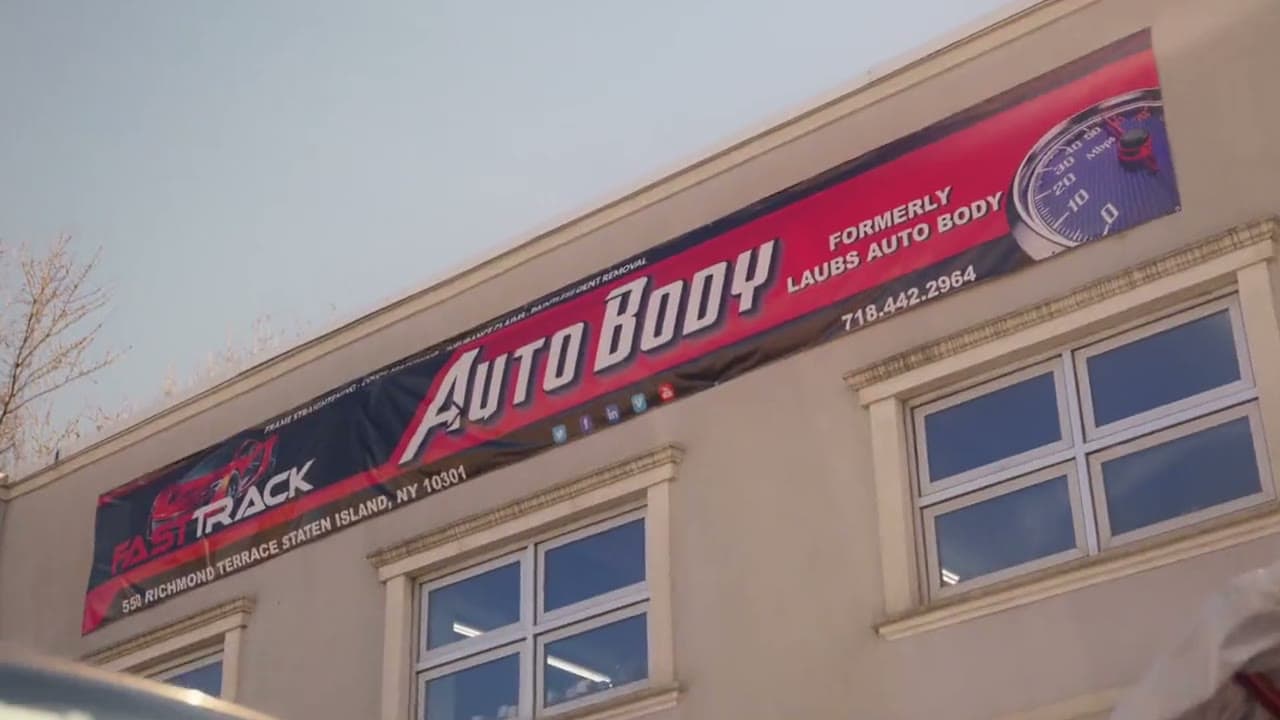 Fast Track Auto Body shop exterior